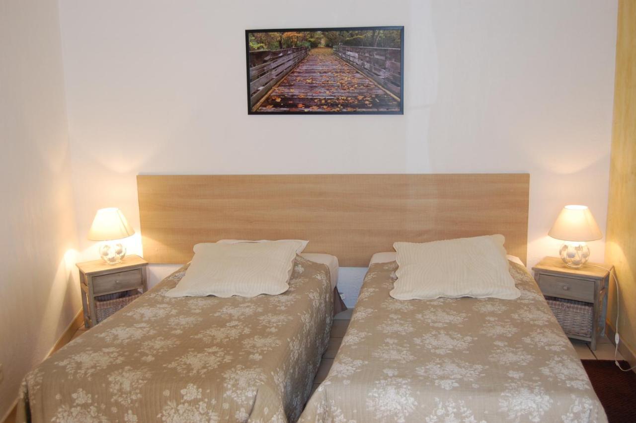 Auberge Du Bord Des Eaux - Demi-Pension Assuree Sur Reservation Saint-Amand-les-Eaux Ngoại thất bức ảnh