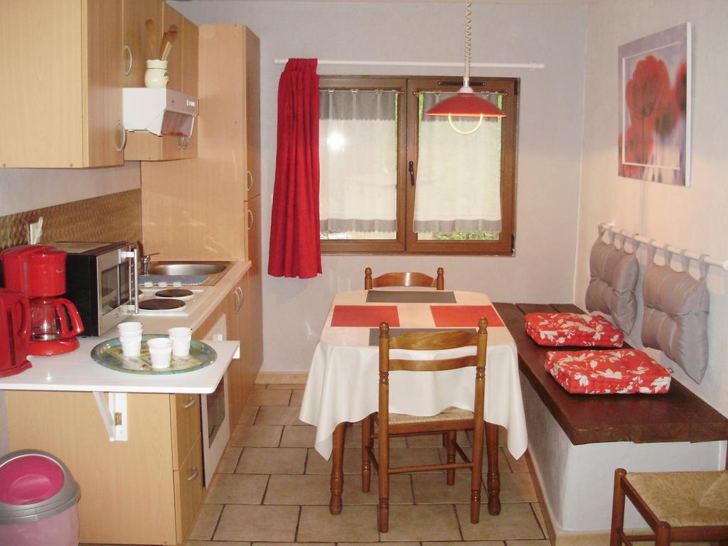 Auberge Du Bord Des Eaux - Demi-Pension Assuree Sur Reservation Saint-Amand-les-Eaux Ngoại thất bức ảnh