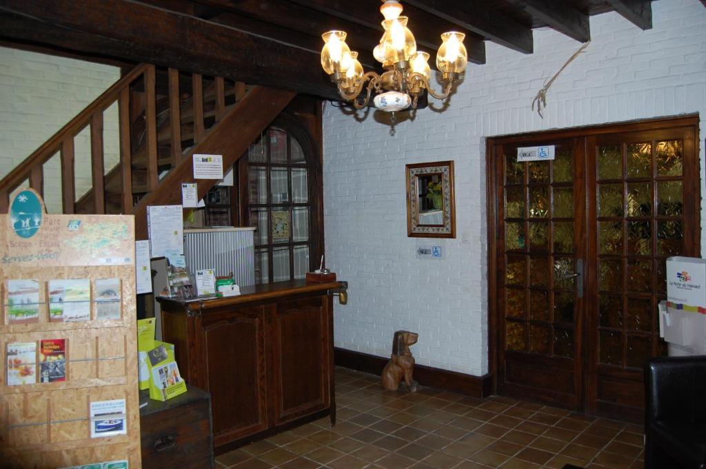 Auberge Du Bord Des Eaux - Demi-Pension Assuree Sur Reservation Saint-Amand-les-Eaux Ngoại thất bức ảnh