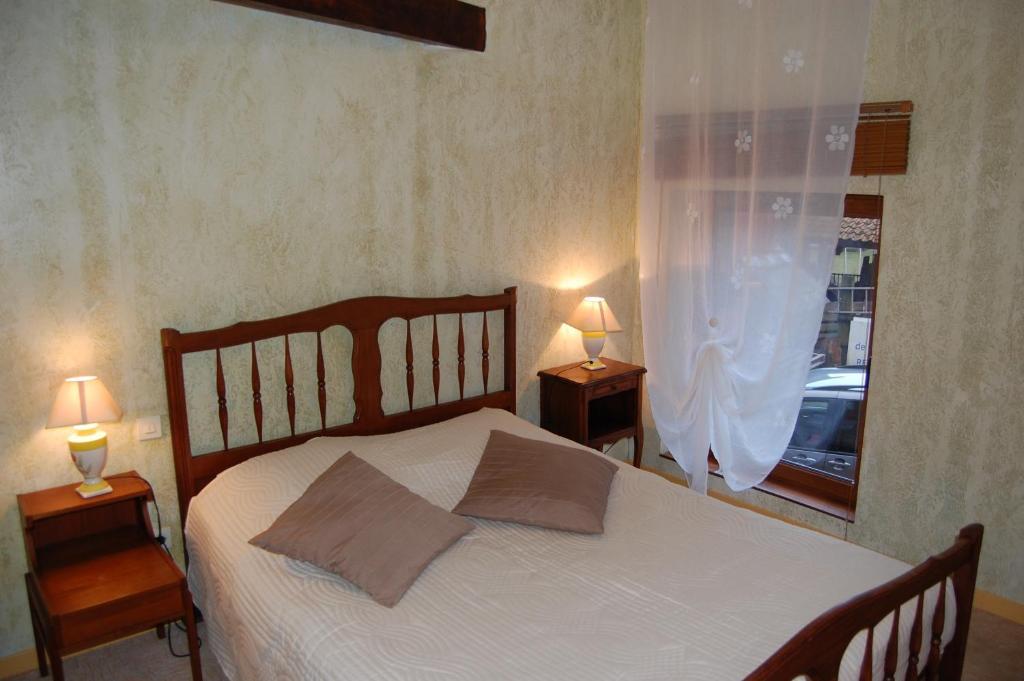 Auberge Du Bord Des Eaux - Demi-Pension Assuree Sur Reservation Saint-Amand-les-Eaux Phòng bức ảnh