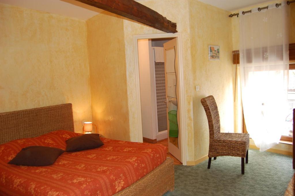Auberge Du Bord Des Eaux - Demi-Pension Assuree Sur Reservation Saint-Amand-les-Eaux Phòng bức ảnh
