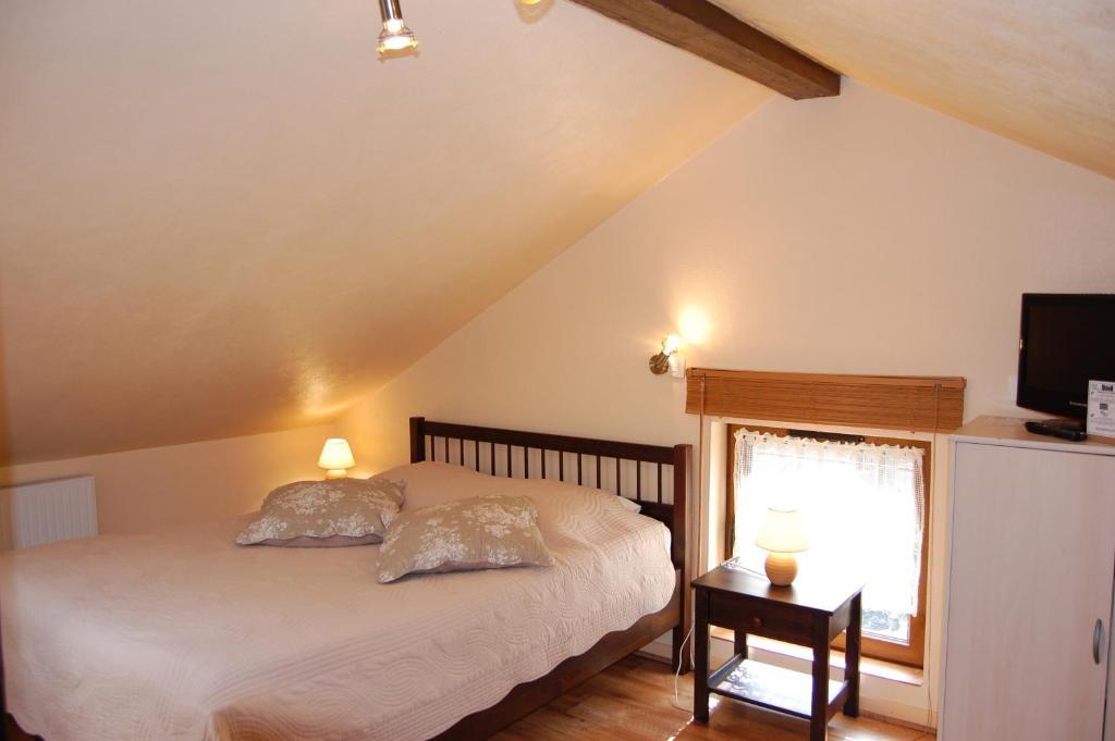 Auberge Du Bord Des Eaux - Demi-Pension Assuree Sur Reservation Saint-Amand-les-Eaux Phòng bức ảnh
