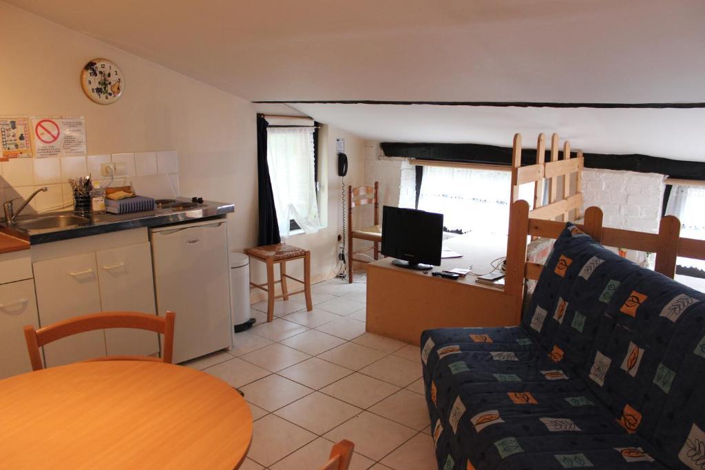 Auberge Du Bord Des Eaux - Demi-Pension Assuree Sur Reservation Saint-Amand-les-Eaux Ngoại thất bức ảnh